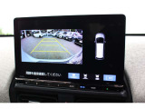 車庫入れ時は、3アングル切替・センサーでドライバーをアシスト!
