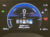 コーナーセンサー付きで車庫入れも安心です。