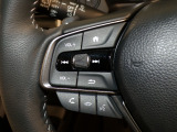 【ステアリングリモコン】ステアリングにオーディオ調節可能なスイッチが装備されていますので運転中でも視線をそらさずにオーディオの調節が可能です!