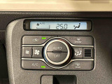 車内空調は&rdquo;AUTOエアコン&rdquo;にお任せ。運転に集中出来ますよ!