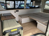 キャンピングカー架装がなされています。