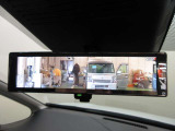 スマートルームミラー付きで後部座席に乗車してても後方がしっかり見れます