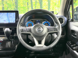 【純正革巻きステアリング】上質な革を使用することで、手にしっかり馴染みとても運転しやすいハンドルです♪