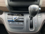 フルオートエアコン 温度設定をすれば自宅のエアコンのように車内の温度をコントロール