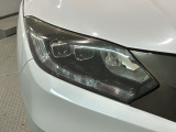 LEDヘッドライトは、点灯の瞬間から最大光量を発揮し、突然暗くなるトンネルなどでの安定感を高めます。