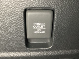 アクセサリーソケットはUSBのアダプターなどをつければ、スマホの充電にも使えます。