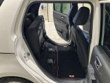 後部座席ははね上げる事でもう一つの荷室としてもお使いいただけます!