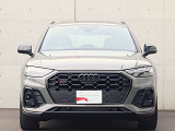 ●一目でAudiとわかる特徴的なシングルフレームグリル・LEDランプ。精悍なフロントマスクからAudiのスマートで上品なブランドを連想させてくれます。女性にも大変ご好評頂いております。
