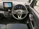 運転席 視界がよく操作しやすいスイッチ類がドライブをサポートいたします!