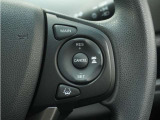 ◆アダプティブクルーズコントロール◆予め設定した車速内でクルマが自動的に加減速。前走車との適切な車間距離を維持しながら追従走行します。【LKAS】車線維持支援システムでステアリング操作を支援。