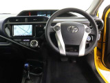 高いホールド性で運転姿勢が安定します。長距離ドライブでも疲れにくいのが魅力です。快適なドライビングライフをお送りください♪