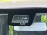 【スズキ セーフティサポート】走行中に前方の車両等を認識し、衝突しそうな時は警報とブレーキで衝突回避と被害軽減をアシスト。より安全にドライブをお楽しみいただけます。