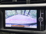 【バックカメラ】駐車時に後方がリアルタイム映像で確認できます。大型商業施設や立体駐車場での駐車時や、夜間のバック時に大活躍!運転スキルに関わらず、今や必須となった装備のひとつです!