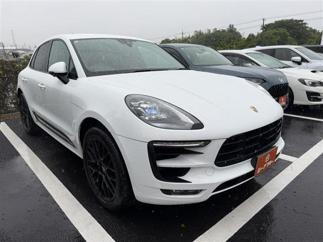 マカン GTS PDK 4WD 禁煙車 スポーツクロノパッケージ