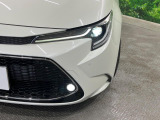 【LEDヘッドライト】悪天候や夜間走行時も良好な視界を確保し安心して運転できる高輝度LEDヘッドライトを装備!点灯速度が早く、消費電力も抑えられています。