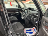 運転しやすいゆったり空間♪前席&hArr;後席の移動がしやすい【センターウォークスルー】です。