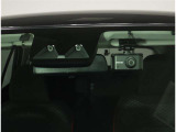 ドライブレコーダー装備:車の走行中の主に外観を中心に記録する撮影機材です!交通事故発生時の責任の所在を明確にしたり、観光等を記録するのにも役立ちます!