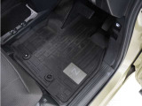 ◆オールシーズンマット◆濡れた靴の水、汚れなどからフロアを守ってくれます。アウトドアやレジャーでもシーン選ばずお手入れ簡単です。