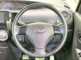 【純正革巻きステアリング】上質な革を使用することで、手にしっかり馴染みとても運転しやすいハンドルです♪