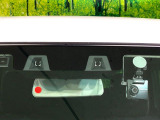 【スズキ セーフティサポート】走行中に前方の車両等を認識し、衝突しそうな時は警報とブレーキで衝突回避と被害軽減をアシスト。より安全にドライブをお楽しみいただけます。