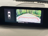 【360&deg;ビューモニター】専用のカメラにより、上から見下ろしたような視点で360度クルマの周囲を確認することができます☆死角部分も確認しやすく、狭い場所での切り返しや駐車もスムーズに行えます。
