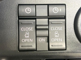 【両側パワースライドドア】スマートキーや運転席のスイッチで後席両側スライドドアの開閉が可能♪電動だから力を入れてドアを開ける必要が無く、小さなお子様でも簡単に開け閉めでき快適です♪