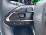 手元でナビの音量調整等が出来るのでナビの操作によるわき見運転を防止することが出来ます。