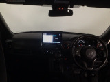 【前方視界】開放的な前方視界!運転がしやすく疲れにくいです♪窓が大きく、見通しがとっても良いおクルマですよ♪