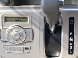 オートエアコンで温度調整も楽チン!四季を問わず快適に運転することが出来ます。