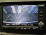 【バックカメラ】後退時も安心。リバース連動で画面が切り替わるのでとっても便利。