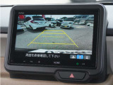 【バックカメラ】駐車が苦手な方でも安心してお乗りいただけます。リバース連動で画面が切り替わるのでとっても便利です。