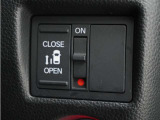 ◆片側電動スライドドア◆狭い駐車場でも乗り降りが楽々♪お子様が隣の車にドアを当ててしまう心配もございません!小さなお子様連れの方もこれで安心。