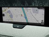 マツダコネクトの12.3インチワイドセンターディスプレイです。『Android Auto』『Apple CarPlay』や独自のコネクテッドサービスに対応したインターフェイスシステムです。