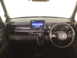 【前方視界】開放的な前方視界!運転がしやすく疲れにくいです♪窓が大きく、見通しがとっても良いおクルマですよ♪
