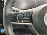 ステアリングにオーディオ操作スイッチが付いています。オーディオ画面に直接タッチしなくても操作が出来ますので、運転に集中できます。