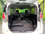 普段のお買い物や通勤、送迎等に十分な荷室スペースを確保しております。セカンドシートを倒すと、大きな荷物の積載も可能です♪