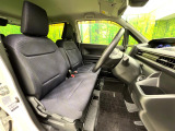 運転席シート廻りは使用感も少なく、良好な状態となっています。丁寧に使われていたことがよくわかりますね。