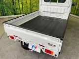 積み下ろしのしやすいデッキにはたっぷりと荷物を積み込んでいただけます。遊びから仕事まで、様々なシーンで頼れます♪