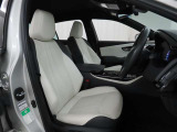 長時間の運転でも疲れにくいシートです。