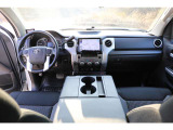タンドラ クルーマックス SR5 5.7 V8 