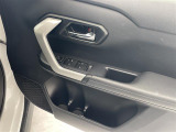 【パワーウインドウ】運転席のスイッチで、各席の窓ガラスの開閉ができます!あると便利ですよね!