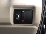【パワースライドドア】助手席側がパワースライドドアになっており、運転席のスイッチやスマートキーでも開閉が可能です!開口部も広いので乗り降りも楽々♪