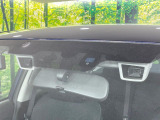 【アイサイト】前方の車両等を検知し、衝突しそうな時は警報で注意を促し、ブレーキを踏む力をサポート。ブレーキを踏めなかった場合は衝突被害軽減ブレーキが作動、衝突回避をサポートします。