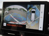 「パノラミックビューモニター」でクルマを真上から見るように周囲を確認でき、駐車の際に大活躍☆