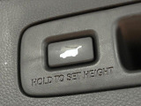 【パワーバックドア】スマートキーや運転席のボタンを押すだけでリアゲートが自動で開閉します!荷物を持っている時や、高い位置にあるバックドアを閉める際に便利な機能です♪