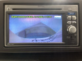 【バックカメラ】運転が苦手な方も車庫入れラクラクです!ギアをリバースに入れれば自動的に切り換わりますので、面倒な操作は不要です♪狭い駐車場もお車を傷つけず安心ですね!
