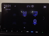 Honda CONEECT対応で、更に便利が広がったナビディスプレーです♪また、フルセグTVの他にDVD/CDプレーヤーを装備♪もちろんFM/AMラジオもお聞きいただけますよ♪