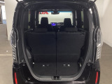 コンパクトボディーなのに、荷室はこんなに広々!たくさん荷物が積めますよ。