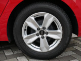 (専用アルミホイール)車種グレードパッケージごとに最適なデザインを設定しております。