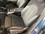 助手席シートも運転席同様に人間工学に基づいた設計となっておりますので、長距離ドライブも快適です♪